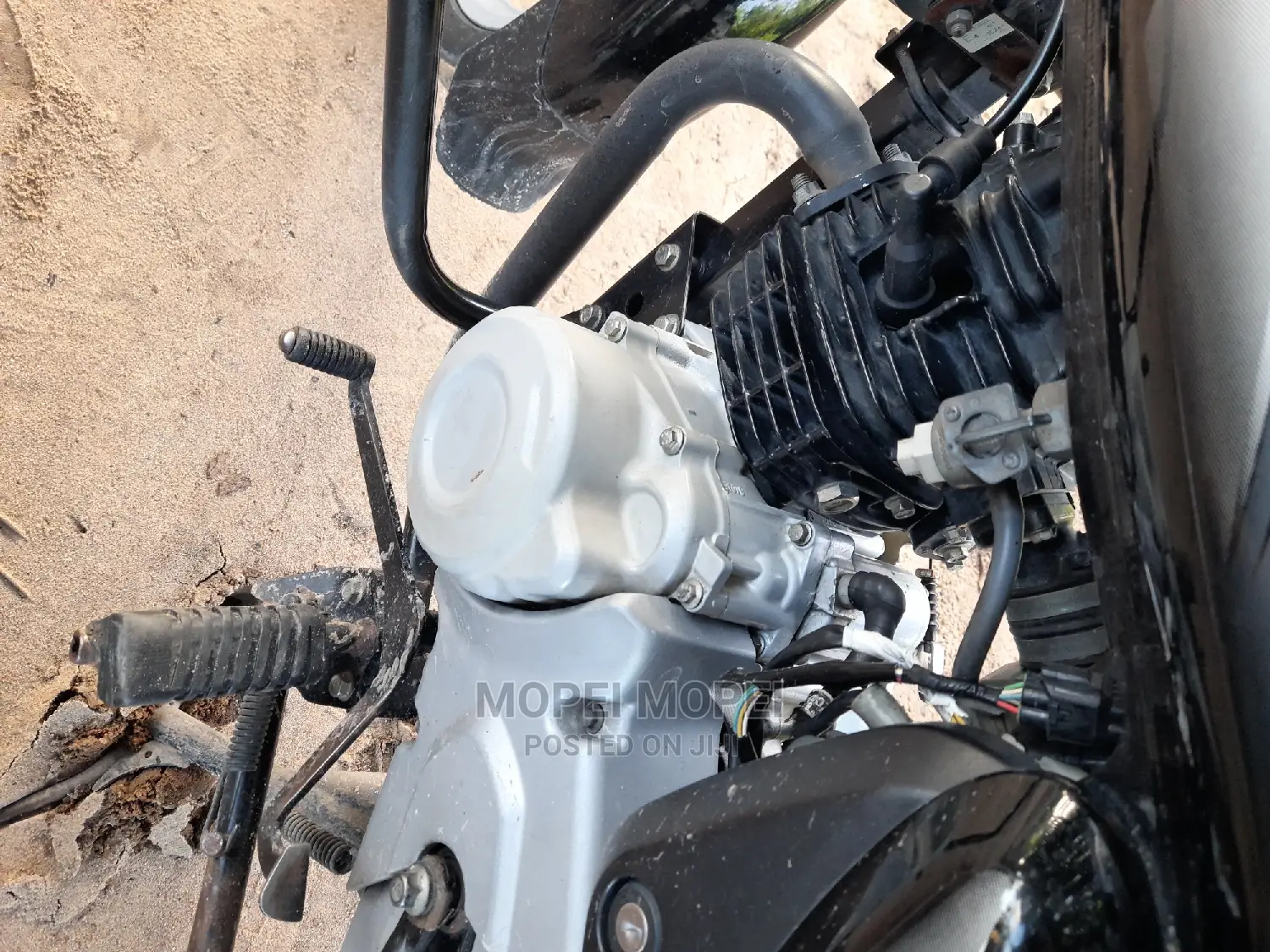 Bajaj Boxer 2022 Brown
