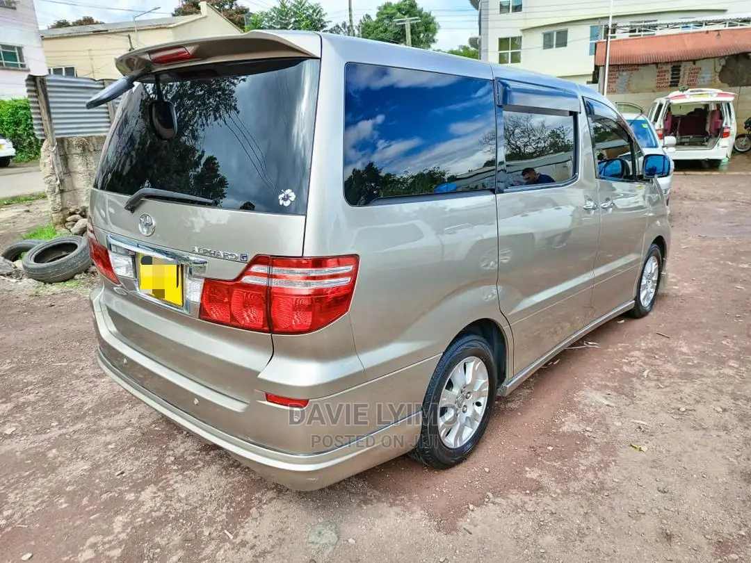 Toyota Alphard 2007 Gold