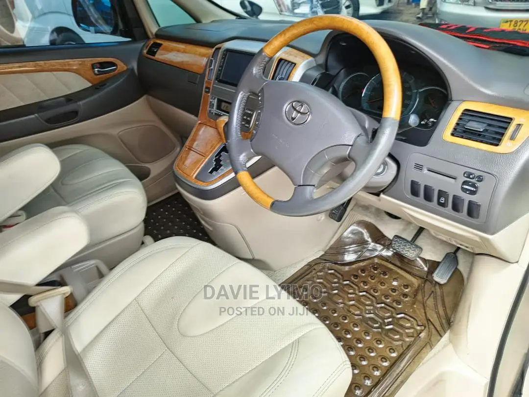 Toyota Alphard 2007 Gold