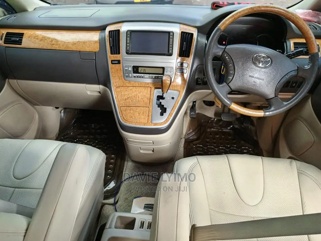Toyota Alphard 2007 Gold