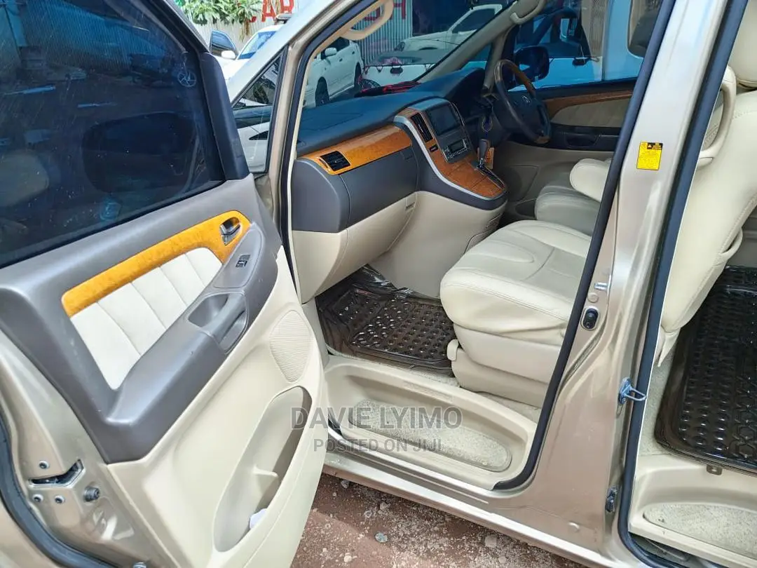 Toyota Alphard 2007 Gold
