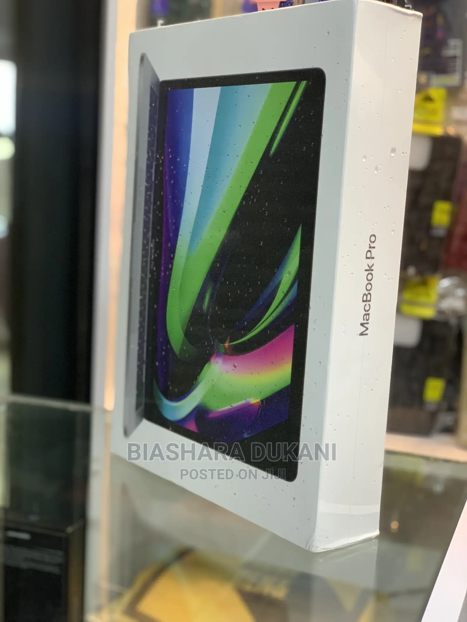 New Laptop Apple MacBook Pro 2022 M2 8GB Apple M2 SSD 256GB