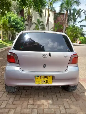 Toyota Vitz 1.0 FWD 5dr 2002 Pink