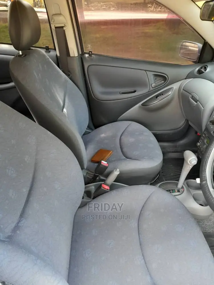 Toyota Vitz 1.0 FWD 5dr 2002 Pink