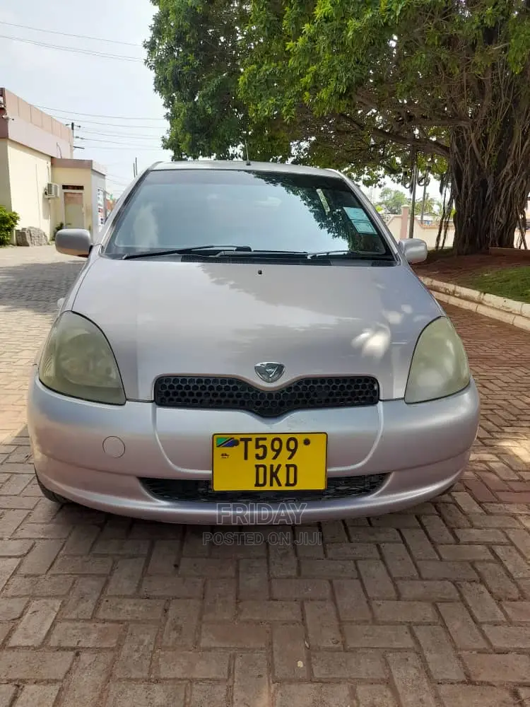 Toyota Vitz 1.0 FWD 5dr 2002 Pink