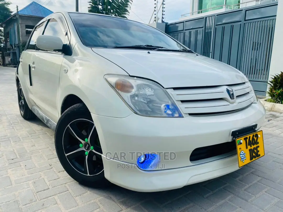 Toyota IST 2004 White