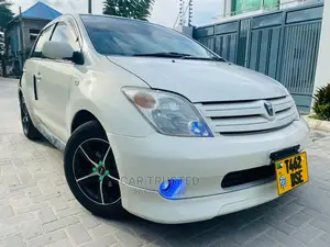 Toyota IST 2004 White
