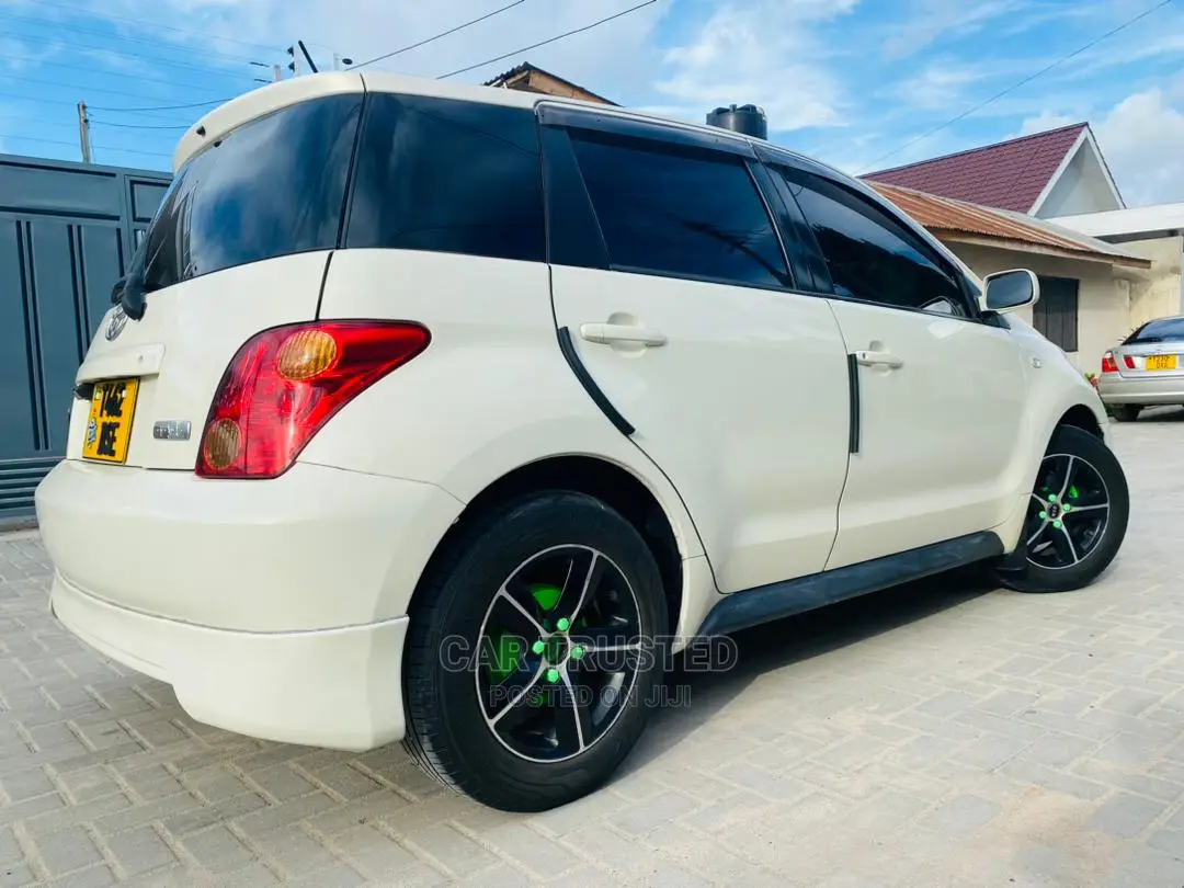 Toyota IST 2004 White