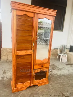 Kabati Mbao N Ngumu Mno