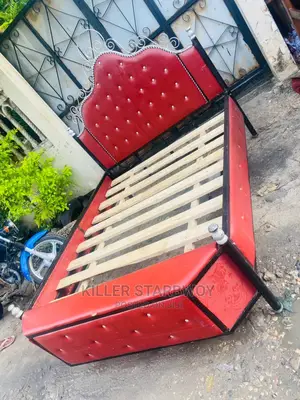 Bedosofa Ya 5×6 Rangi Nyekundu