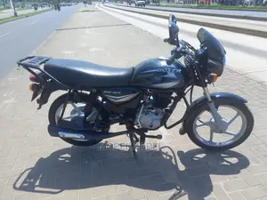 Bajaj Boxer X125 2021 Brown