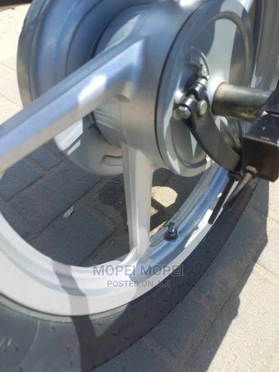 Bajaj Boxer X125 2021 Brown
