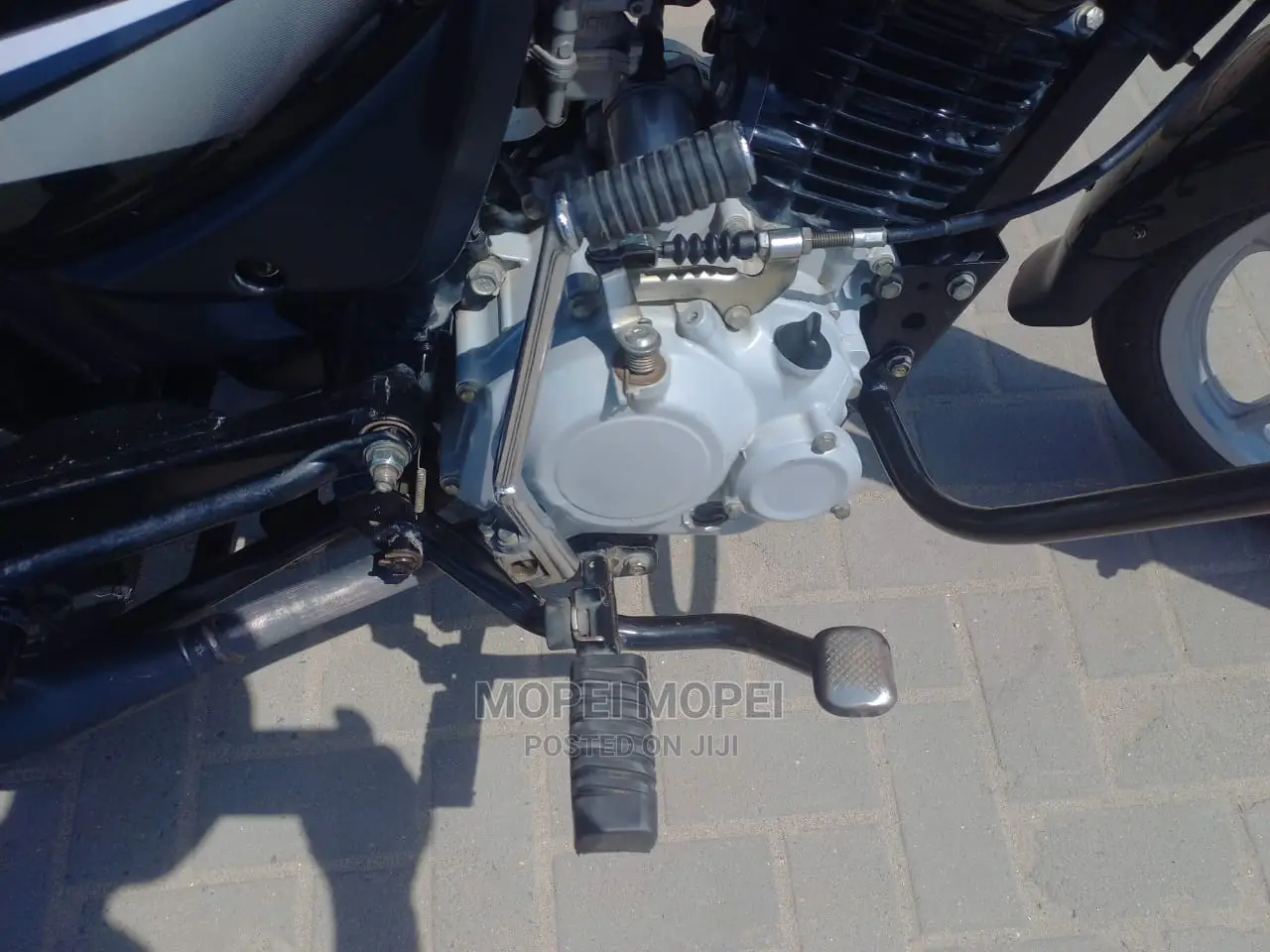 Bajaj Boxer X125 2021 Brown