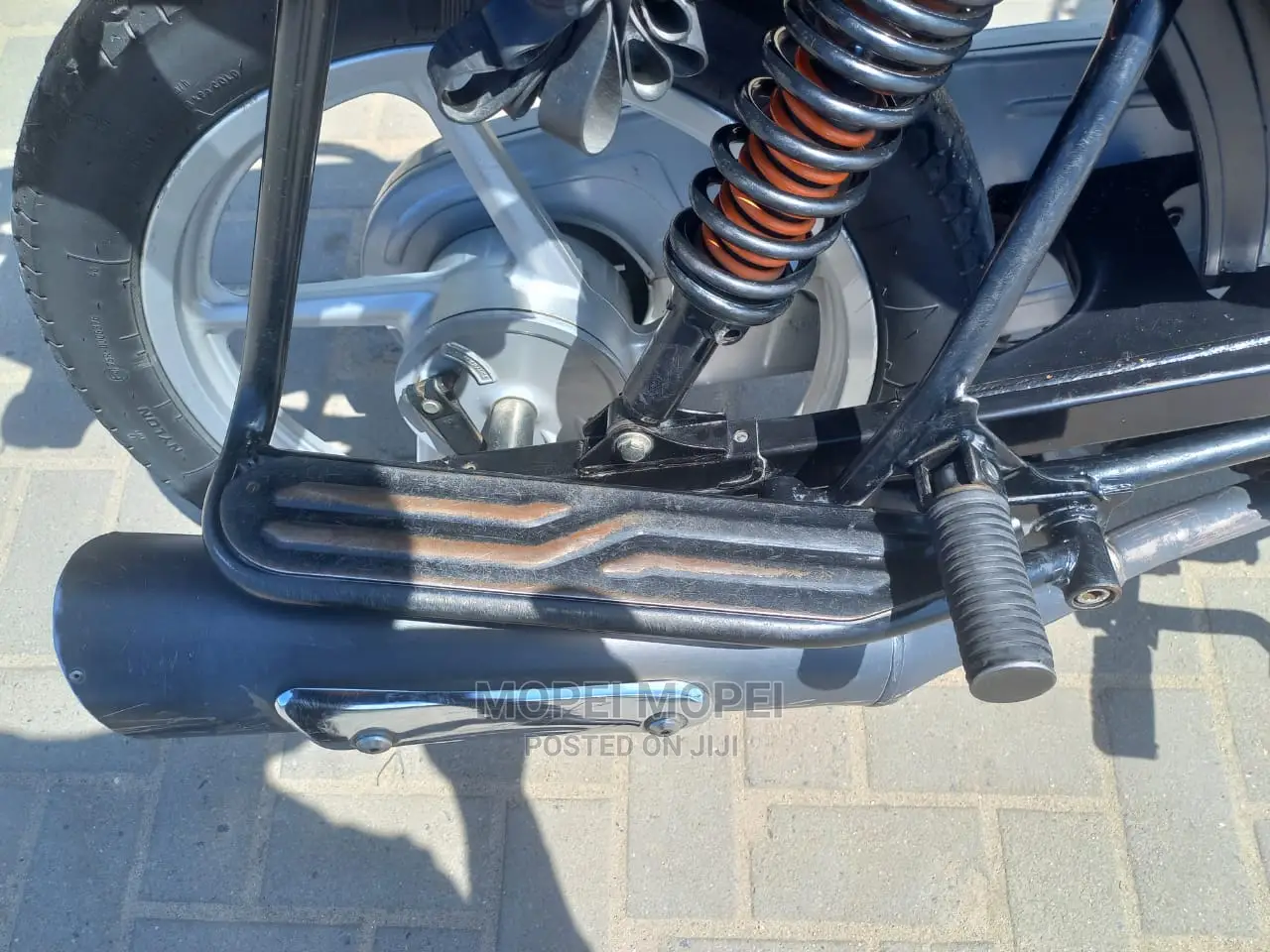 Bajaj Boxer X125 2021 Brown