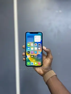 Apple iPhone XR 128 GB White