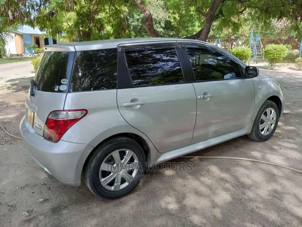 Toyota IST 2006 Beige