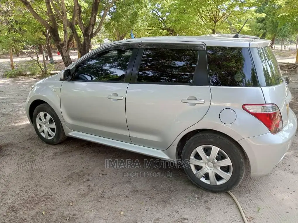Toyota IST 2006 Beige