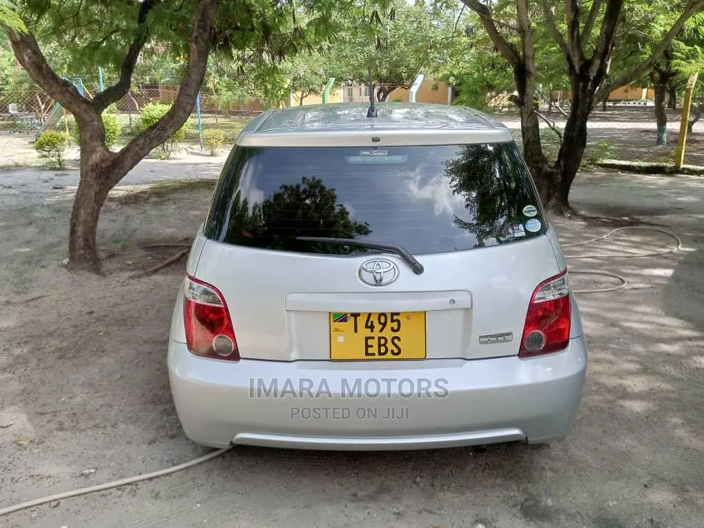 Toyota IST 2006 Beige