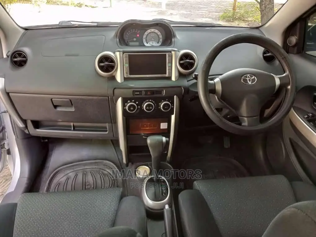 Toyota IST 2006 Beige