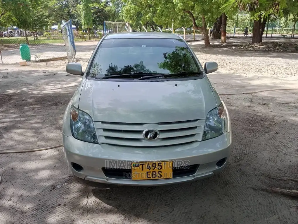 Toyota IST 2006 Beige