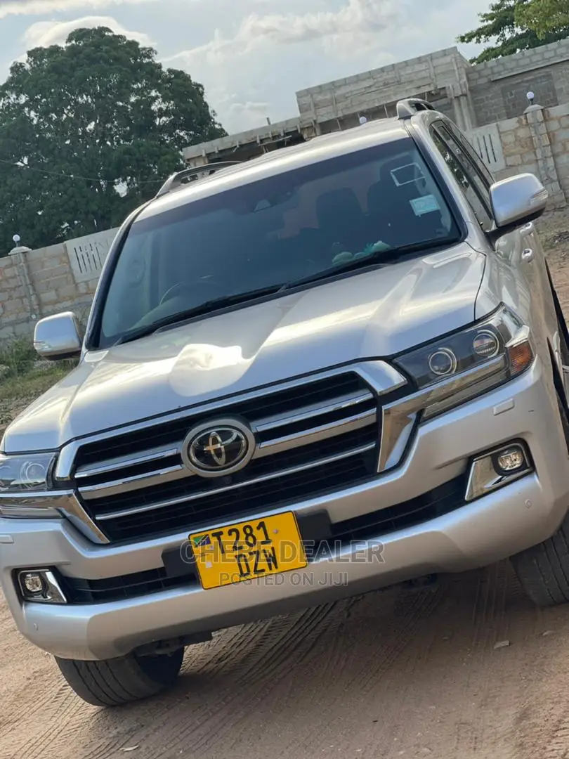 Toyota Land Cruiser 4.0 V6 EXR 2018 Silver