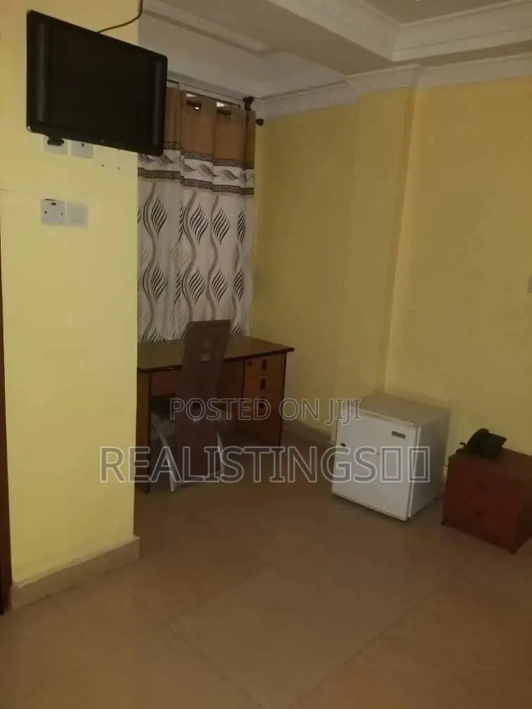 Kariakoo, 5 Storey 31 Rooms Operating Lodge for Sale - Dar