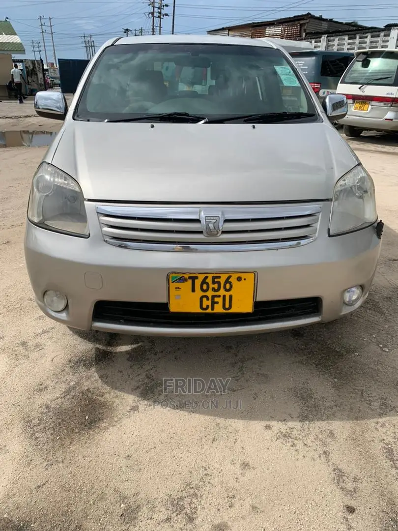 Toyota Raum 1.5 FWD 2005 Silver