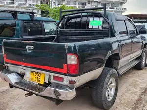 Toyota Hilux 2.5 Cab 2005 Green