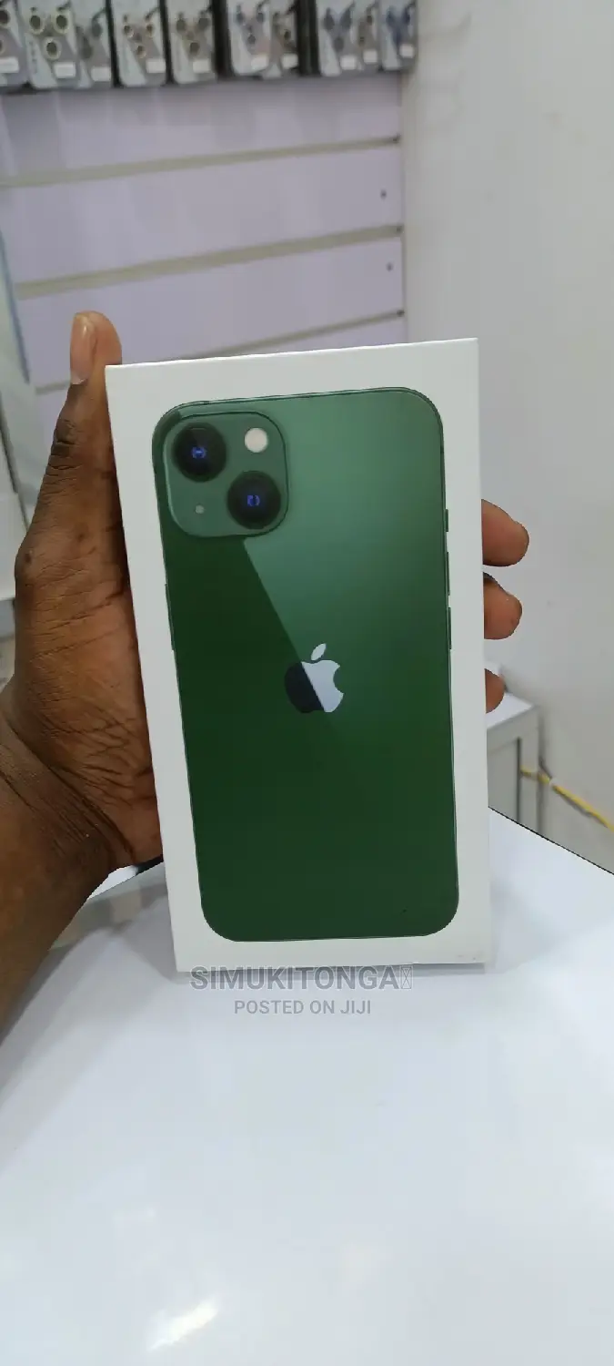 New Apple iPhone 13 128 GB Green