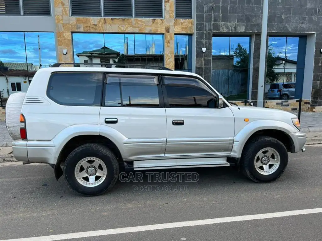 Toyota Land Cruiser Prado 2.7 16V 5dr 1999 Silver
