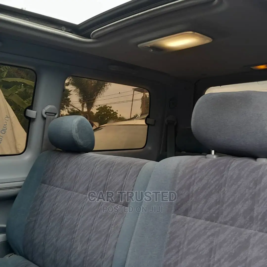 Toyota Noah 2.0 FWD (8 Seater) 2001 White