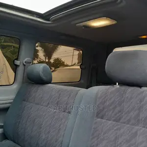 Toyota Noah 2.0 FWD (8 Seater) 2001 White