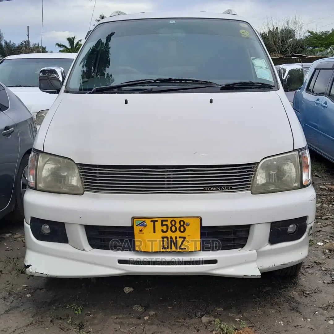 Toyota Noah 2.0 FWD (8 Seater) 2001 White