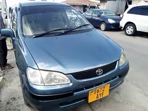 Toyota Corolla Spacio 2000 Blue