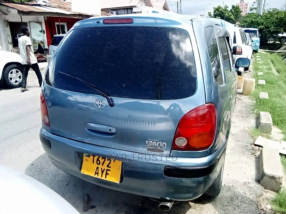 Toyota Corolla Spacio 2000 Blue