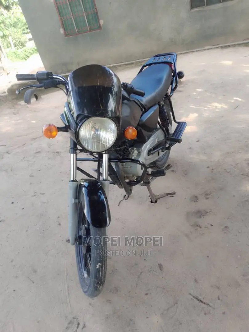 New Bajaj Boxer 2022 Black