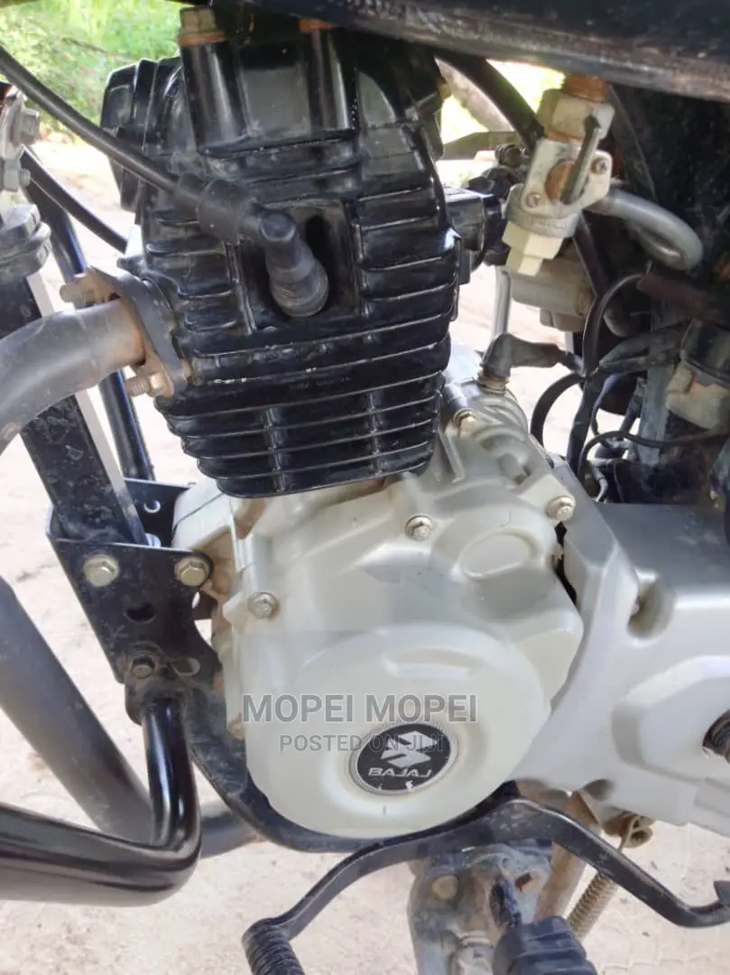 New Bajaj Boxer 2022 Black