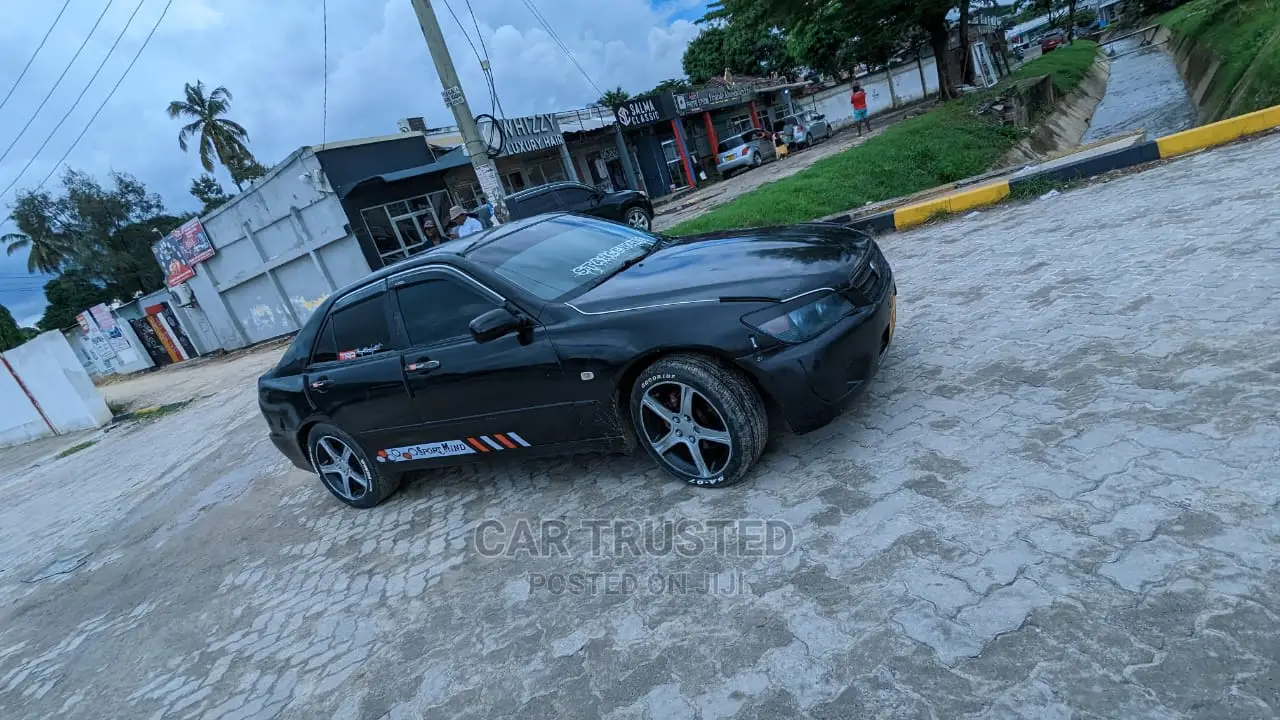 Toyota Altezza AS 200 Gita Automatic 2001 Black