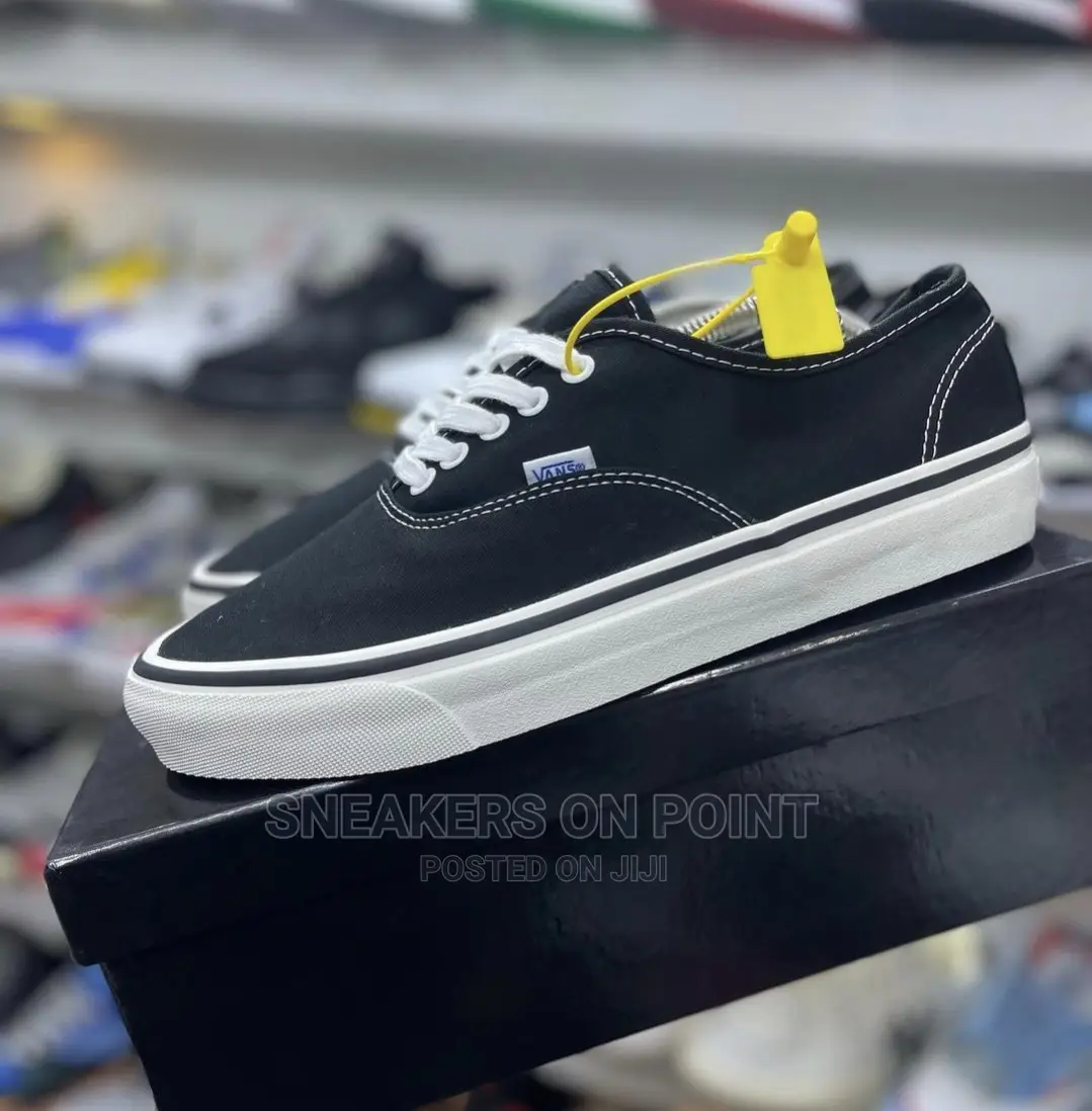 Brand New "Vans Off the Wall"