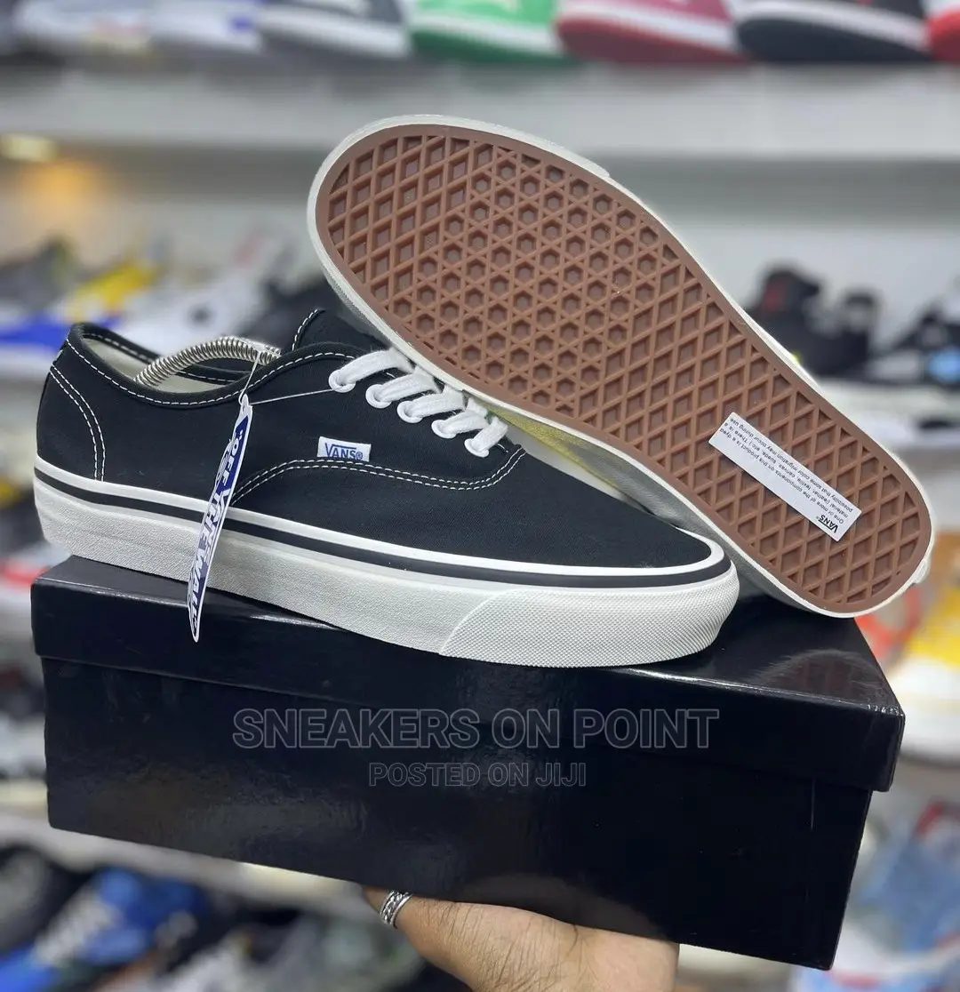 Brand New "Vans Off the Wall"