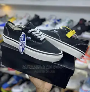 Brand New "Vans Off the Wall"