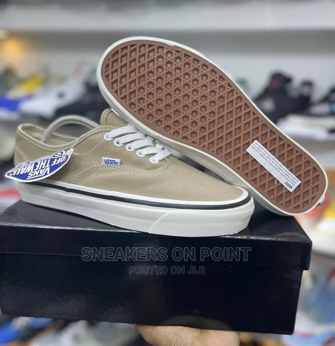 Brand New "Vans Off the Wall"