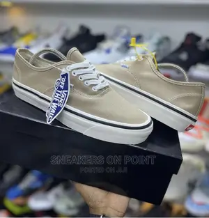 Brand New "Vans Off the Wall"