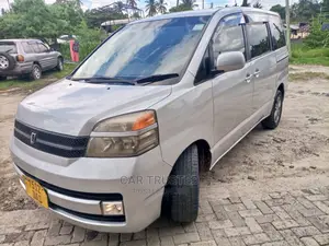 Toyota Noah 2.0 FWD (8 Seater) 2001 Silver