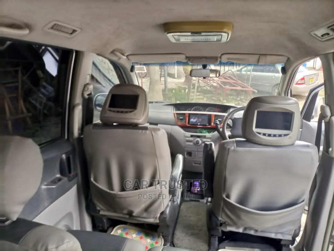Toyota Noah 2.0 FWD (8 Seater) 2001 Silver
