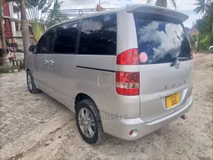 Toyota Noah 2.0 FWD (8 Seater) 2001 Silver
