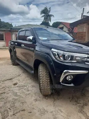 Toyota Hilux 2018 Black