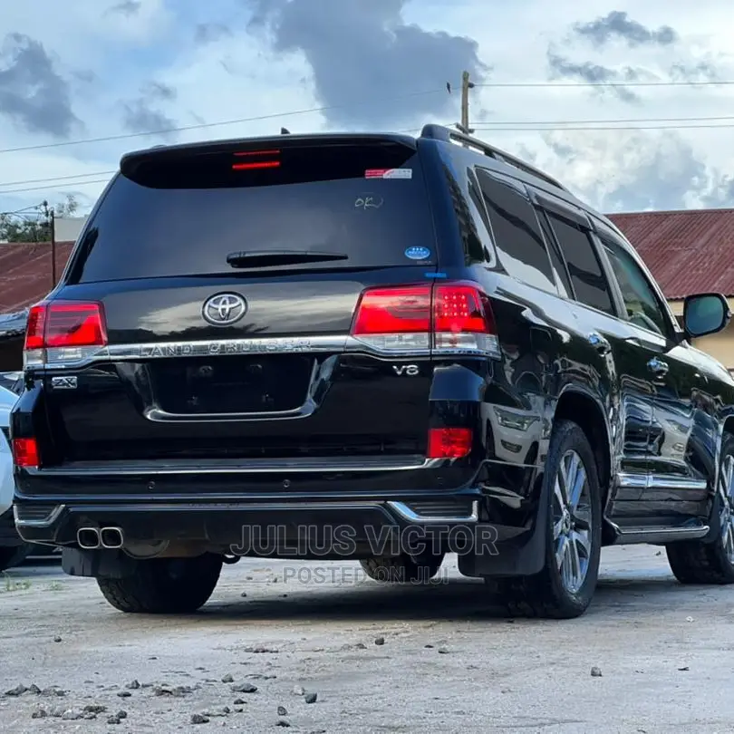 Toyota Land Cruiser 2016 Black
