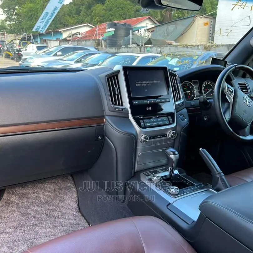 Toyota Land Cruiser 2016 Black