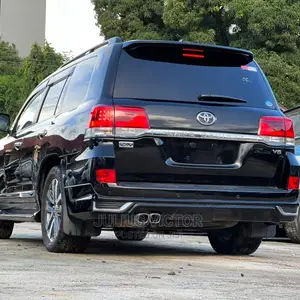 Toyota Land Cruiser 2016 Black